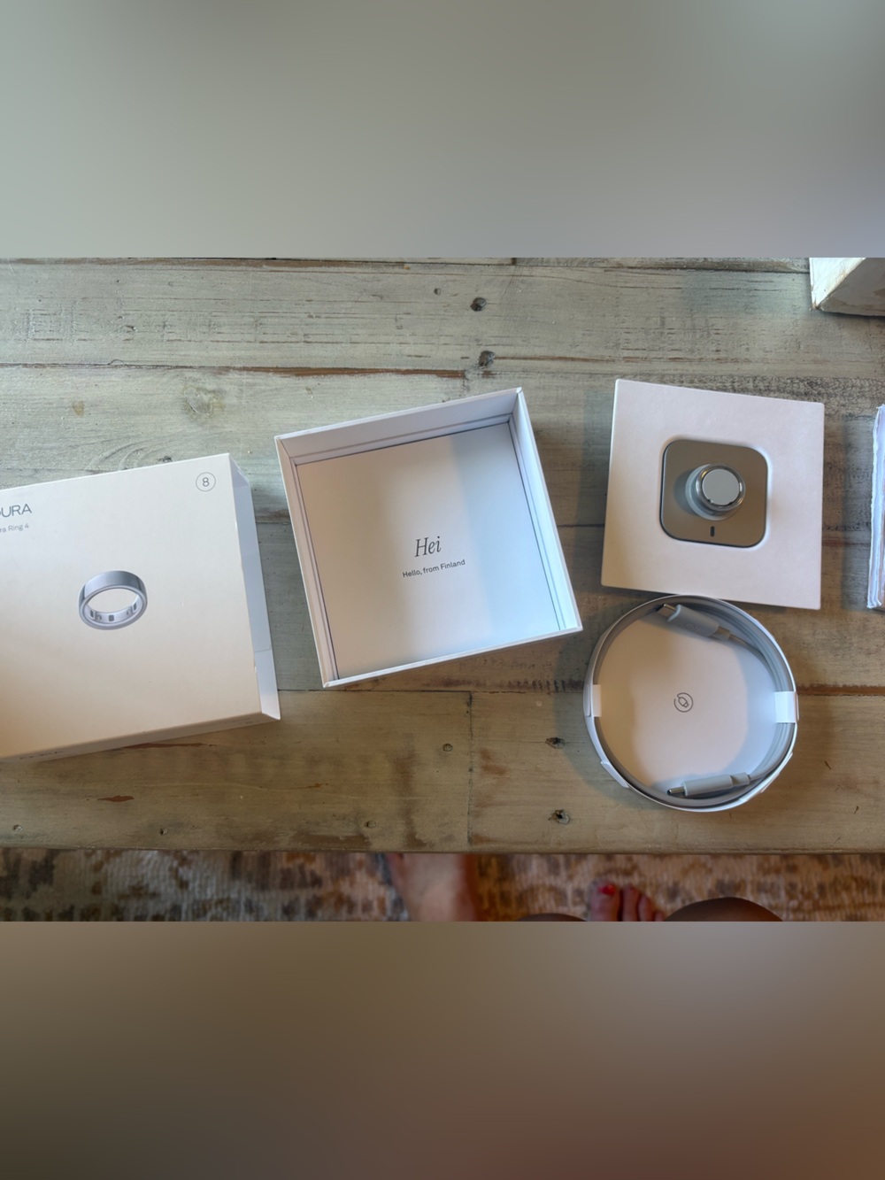 Oura Ring Gen 4 Size 8 - box, and charger included